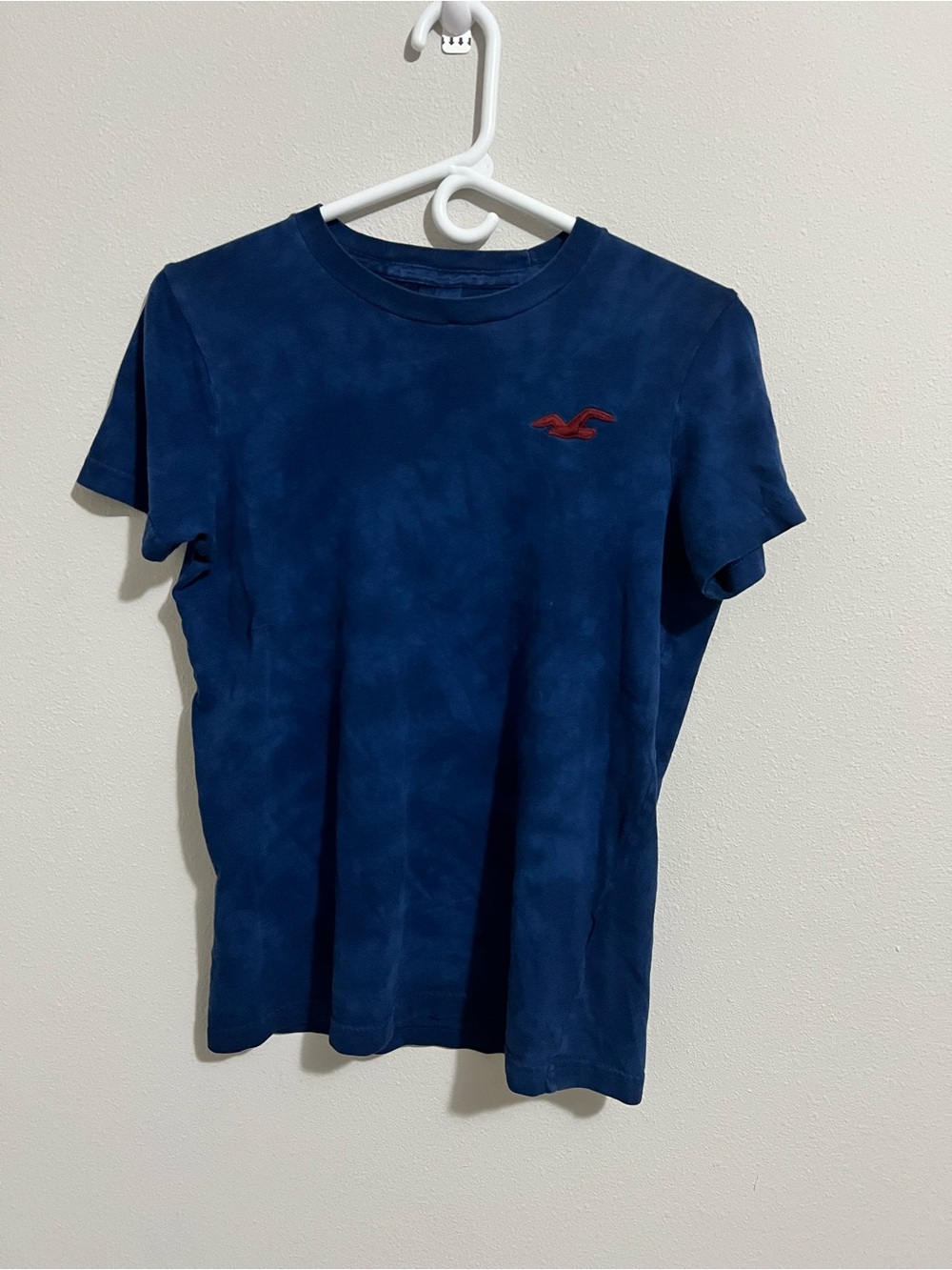 Hollister Women's Navy Short Sleeve Tee with Red Logo Accent